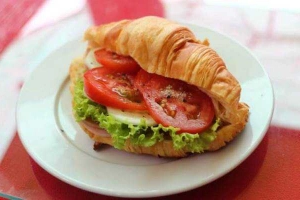Tiệm Bánh La Boulangerie Francaise - Bánh Mì Pháp