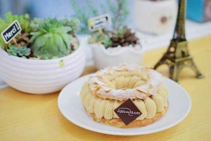 Tiệm Bánh Le Petit Roland - Cafe & Bánh Pháp