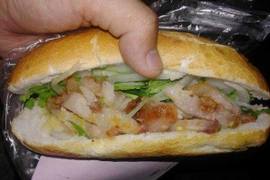 Tiệm Bánh Lê Quốc - Lò Bánh Mì