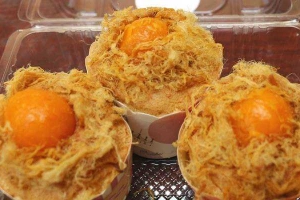 Tiệm Bánh Living Well Garden - Bakery & Cafe