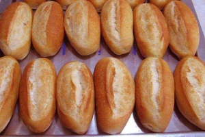 Tiệm Bánh Lò Bánh Mì A Nhiều 2