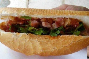 Tiệm Bánh Lò Bánh Mì Hoàng Hảo