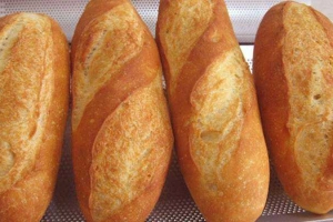 Tiệm Bánh Lò Bánh Mì Huỳnh Mai