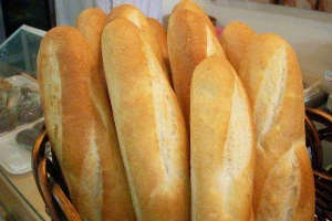Tiệm Bánh Lò Bánh Mì Trung