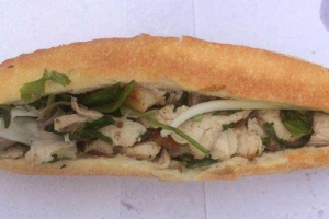 Tiệm Bánh Lò Bánh Mì Tứ Quý