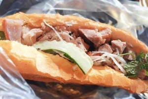 Tiệm Bánh Lò Bánh Mì Vàng Giòn