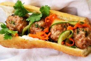 Tiệm Bánh Lò Mì Điện Đoàn Chơn Tư