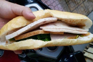 Tiệm Bánh Luân Thoan - Lò Bánh Mì