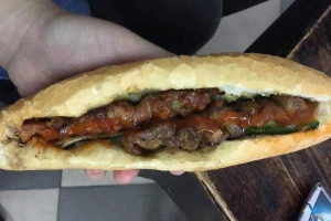 Tiệm Bánh Minh Hiếu - Bánh Mì Vịt Quay & Chả Bò Đà Nẵng
