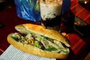 Tiệm Bánh Ngọc Linh - Bánh Mì