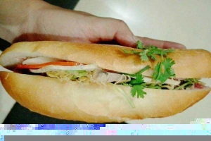 Tiệm Bánh Ngọc Phát Bakery - Bánh Mì Hà Nội