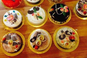 Tiệm Bánh Nguyệt Hằng - Bánh Kem & Hoa Tươi