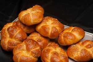 Tiệm Bánh Phương Chi - Lê Văn Việt