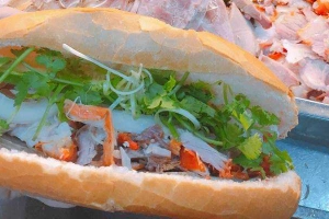 Tiệm Bánh Quang Huy 11 - Bánh Mì Hà Nội