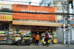 Tiệm Bánh Bánh Mì Quỳnh Hương - Nơ Trang Long