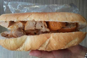 Tiệm Bánh Bánh Mì Sáu Minh - Võ Văn Tần