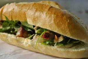 Tiệm Bánh Thành Tâm - Bánh Mì Heo Quay