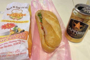 Tiệm Bánh Tuấn Lộc - Bánh Mì Nóng Kẹp Chả Bò