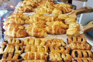 Tiệm Bánh Tùng Cafe - Nước Ép & Bánh Ngọt Pháp