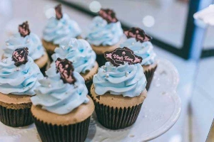 Tiệm Bánh Vinh Tẩm Bakery - Chocolate & More - Quán Thánh