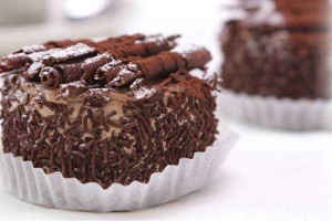 Tiệm Bánh Voelker Patissier & Chocolatier - Thảo Điền
