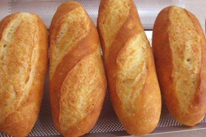 Tiệm Bánh Ý - Lò Bánh Mì