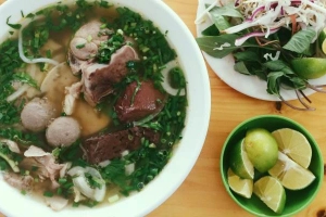 Quán Ăn Tiếu Lâm Quán - Bún Bò Huế