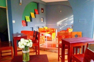 Trắng Cafe - Lê Lai