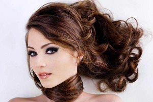 Trang điểm, make up Hair Salon Thiên Nhiên