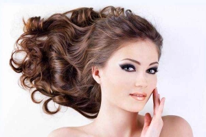 Trang điểm, make up Tiệm Tóc Nina