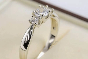 Lucy Trang Sức Bạc