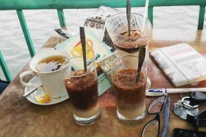 Tre Cafe - Đường Ven Hồ
