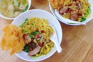 Quán Ăn Triều Phát Mì Gia