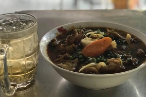 Quán Ăn Trinh Dừa Quán - Bún Bò & Bò Kho Bánh Mì