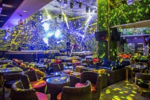 Trixie Cafe & Lounge