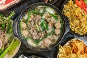 Quán Ăn Trùm Lẩu