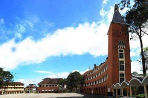 Trường Cao Đẳng Sư Phạm Đà Lạt - Yersin