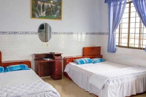 Trường Tiến Hotel