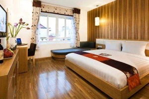 Tu Linh Palace Hotel - Mã Mây