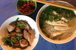 Quán Ăn Tú Xuyên - Bún Chả & Phở Gà Ta