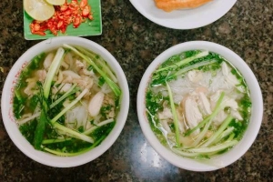 Quán Ăn Tuấn Anh - Phở Gà Ta Phố Cổ