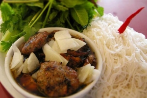 Quán Ăn Tuấn Ngoan - Bún Chả - Nguyễn Thái Học