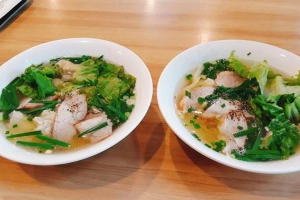 Quán Ăn Tường Phát Mì Gia