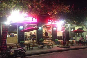 Underline Coffee Shop & Restaurant