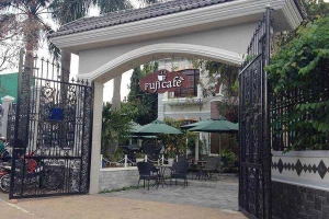 Up Fufi Cafe