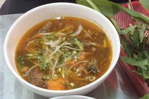 Quán Ăn Út Hồng - Hủ Tiếu & Bún Bò Huế