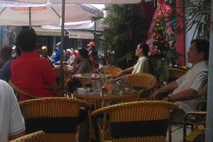 Út Ngân Cafe