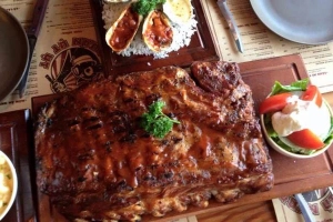 Quán Ăn Ụt Ụt Quán - Barbecue & Beer - Trường Sa