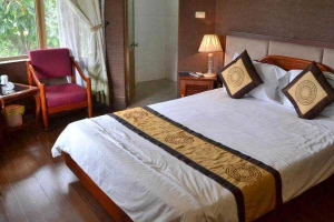 Vạn Lý Hotel