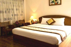 Ven Hồ Hotel